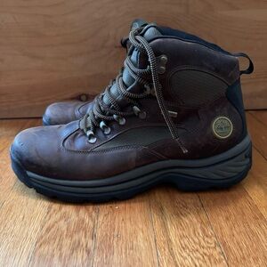 Timberland Men’s Chocorua Trail Hiking Boots. Excellent condition